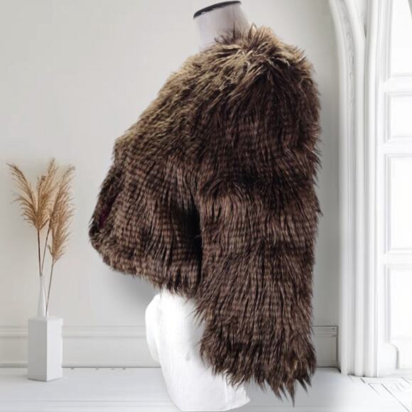 Bebe Brown Faux Fur Crop Jacket Size M Party Coat Feather Look 3/4 Sleeve - Picture 4 of 13